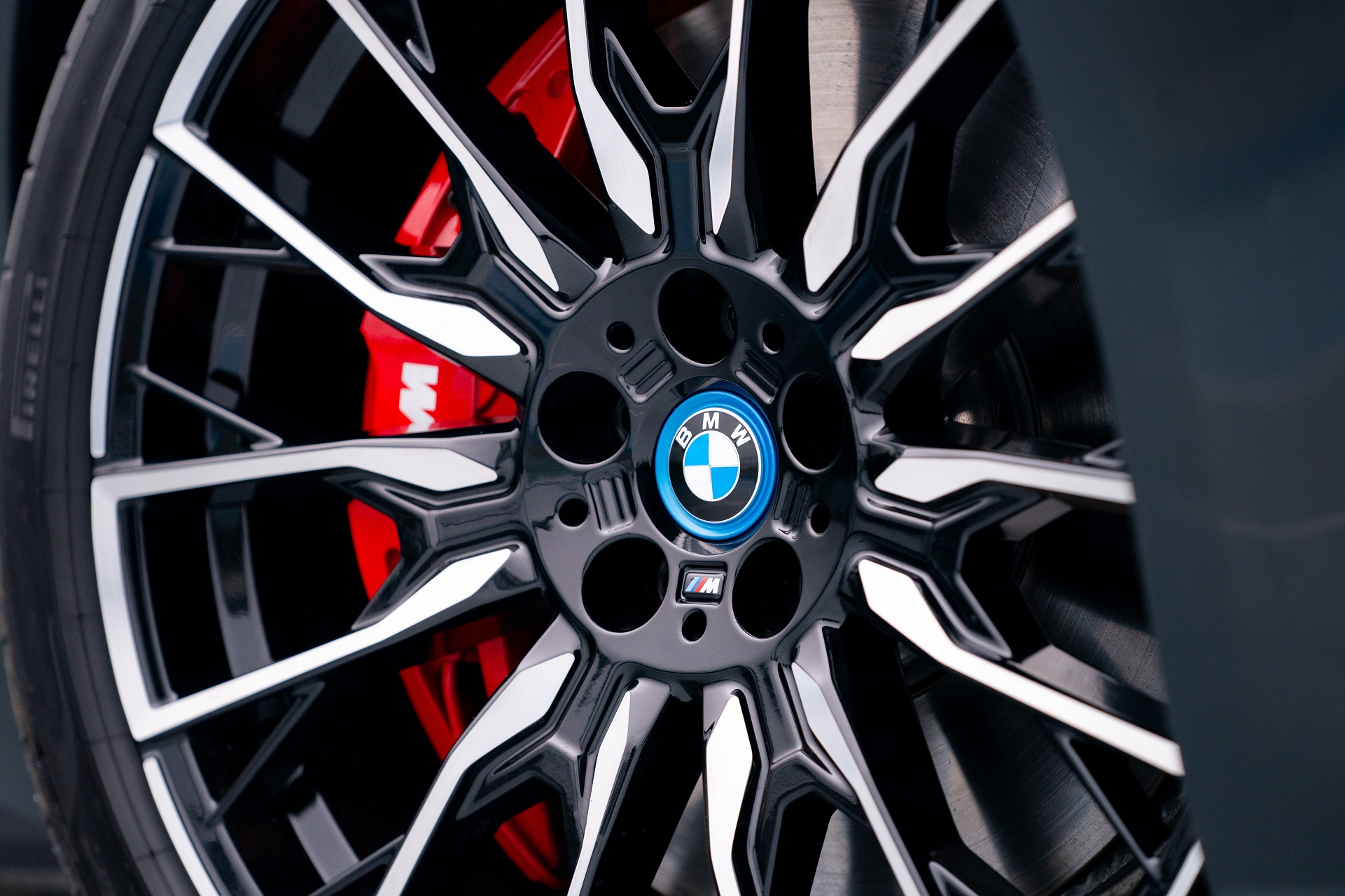 Download 2023 BMW i4 M50 - UK version - Wheel HD Wallpaper 1921x1280 #16