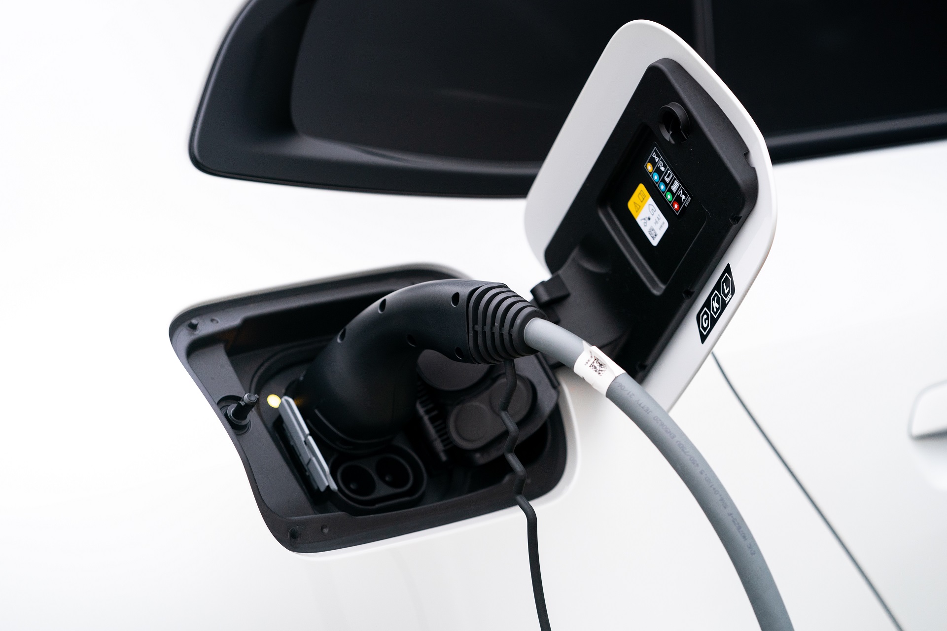 Download 2023 BMW i4 eDrive40 - UK version - Charging Connector HD Wallpaper 1921x1280 #18