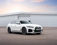 2023 BMW i4 eDrive40 - UK version - Front Three-Quarter Wallpaper 190x150