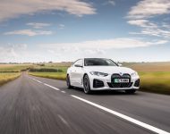 2023 BMW i4 eDrive40 - UK version - Front Three-Quarter Wallpaper 190x150