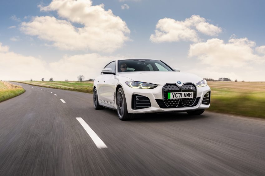 2023 BMW i4 eDrive40 - UK version - Front Wallpaper 850x566 #3