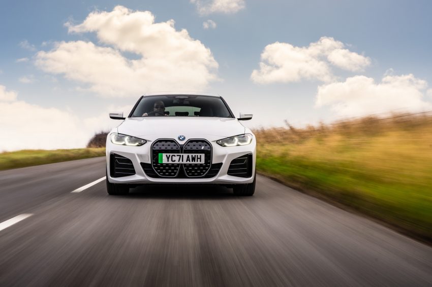 2023 BMW i4 eDrive40 - UK version - Front Wallpaper 850x566 #2