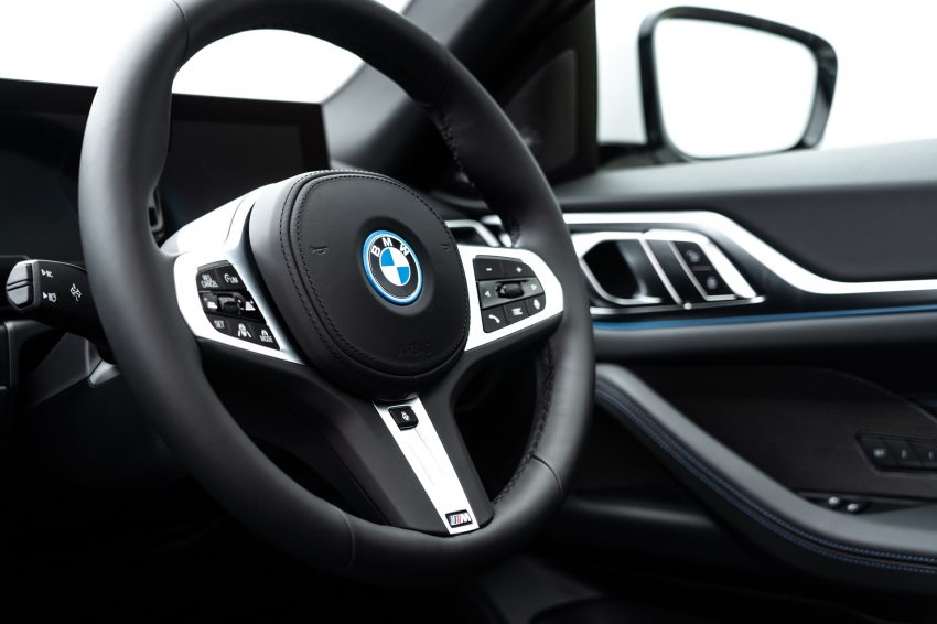 2023 BMW i4 eDrive40 - UK version - Interior, Steering Wheel Wallpaper 850x566 #21