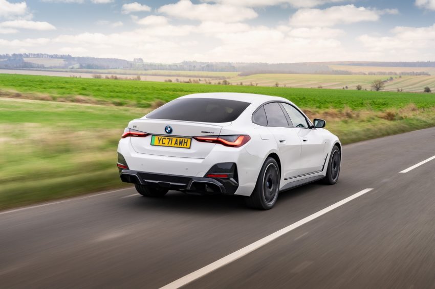 2023 BMW i4 eDrive40 - UK version - Rear Three-Quarter Wallpaper 850x566 #5