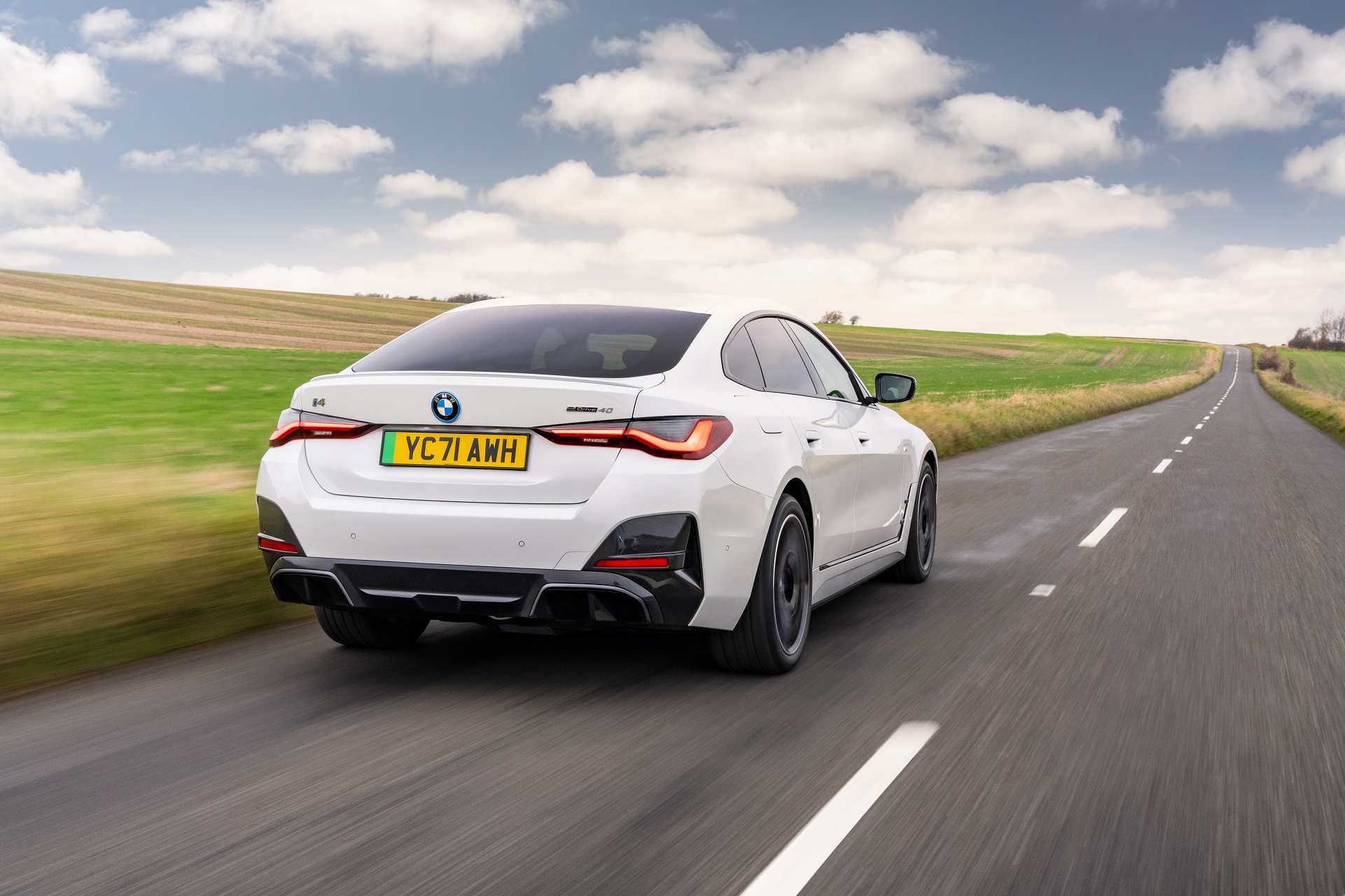 Download 2023 BMW i4 eDrive40 - UK version - Rear HD Wallpaper 1921x1280 #6