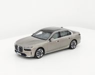 2023 BMW i7 xDrive60 - Front Three-Quarter Wallpaper 190x150