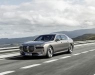 2023 BMW i7 xDrive60 - Front Three-Quarter Wallpaper 190x150