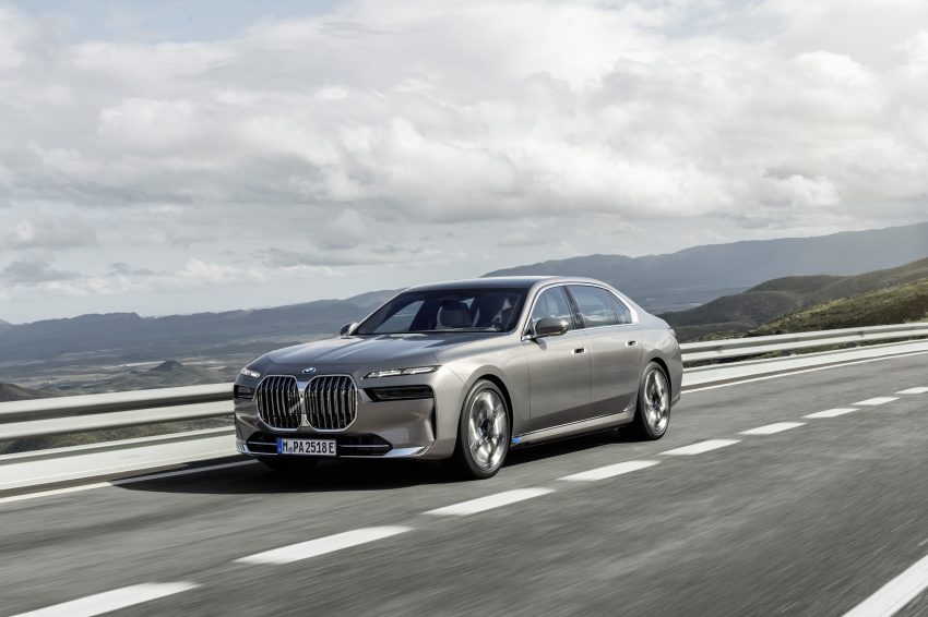 2023 BMW i7 xDrive60 - Front Three-Quarter HD Wallpapers 850x566 #3 2023 BMW i7 xDrive60 - Front Three-Quarter Wallpaper 850x566 #3