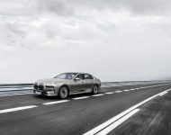 2023 BMW i7 xDrive60 - Front Three-Quarter Wallpaper 190x150