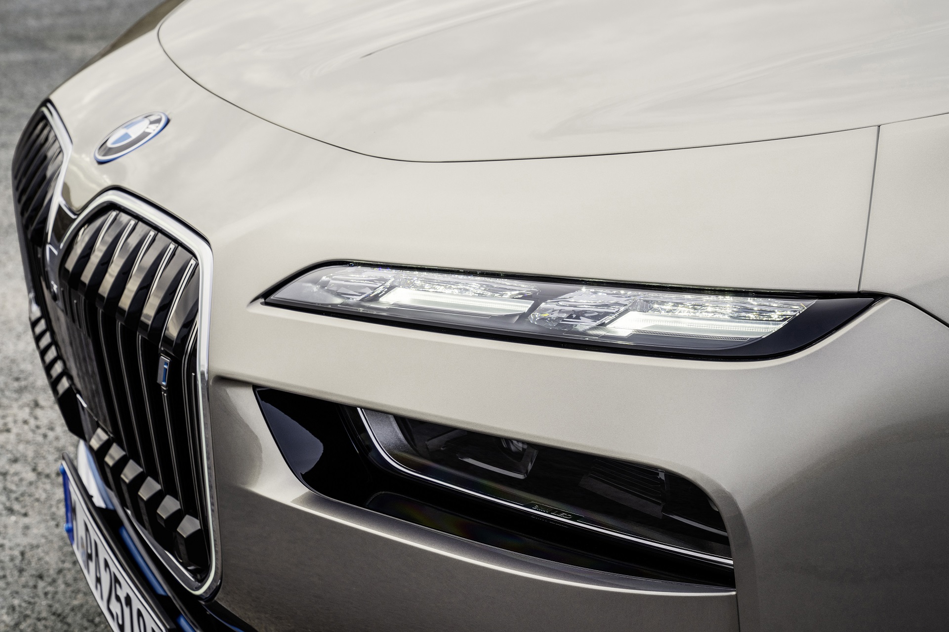 Download 2023 BMW i7 xDrive60 - Headlight HD Wallpaper 1921x1280 #32