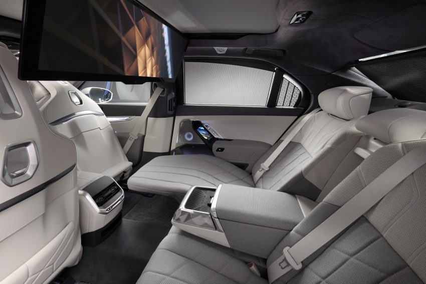 2023 BMW i7 xDrive60 - Interior, Rear Seats Wallpaper 850x567 #71