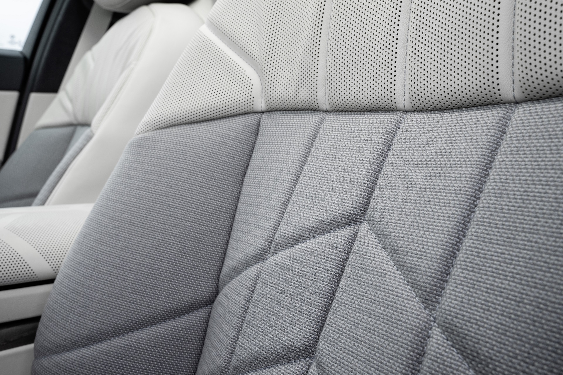 Download 2023 BMW i7 xDrive60 - Interior, Seats HD Wallpaper 1921x1280 #67