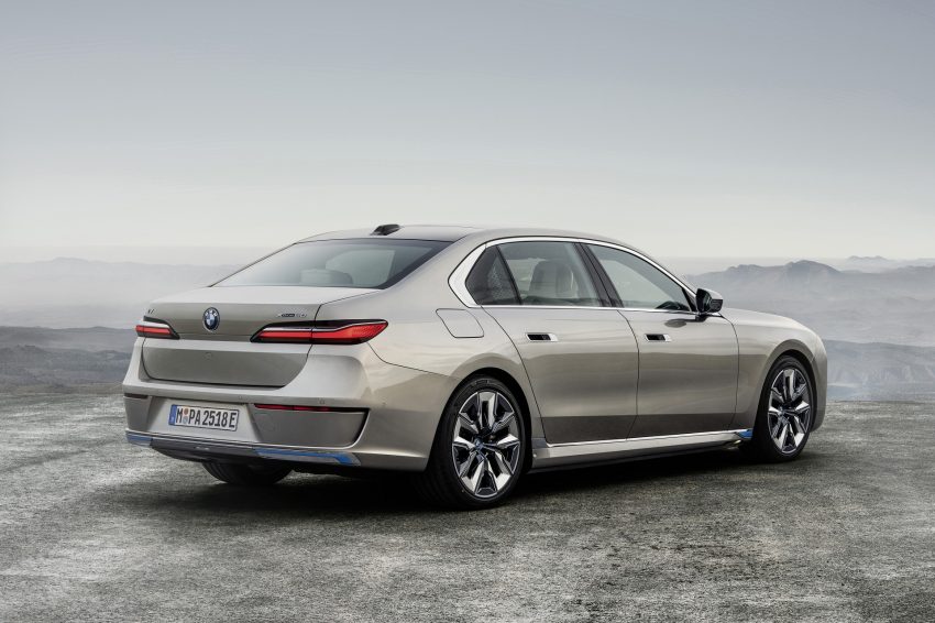2023 BMW i7 xDrive60 - Rear Three-Quarter HD Wallpapers 850x566 #13 2023 BMW i7 xDrive60 - Rear Three-Quarter Wallpaper 850x566 #13
