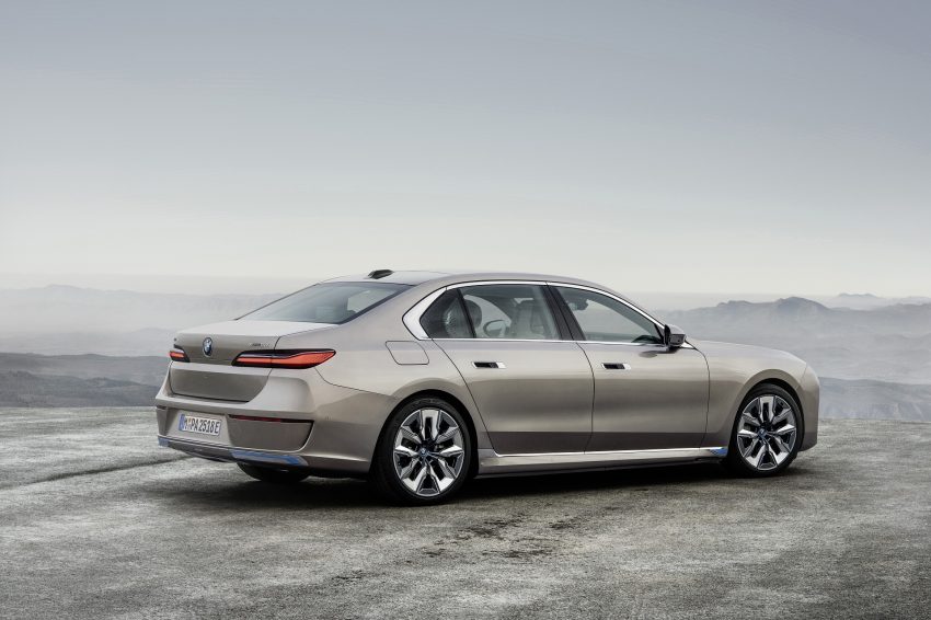 2023 BMW i7 xDrive60 - Rear Three-Quarter HD Wallpapers 850x566 #14 2023 BMW i7 xDrive60 - Rear Three-Quarter Wallpaper 850x566 #14