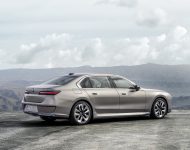 2023 BMW i7 xDrive60 - Rear Three-Quarter Wallpaper 190x150