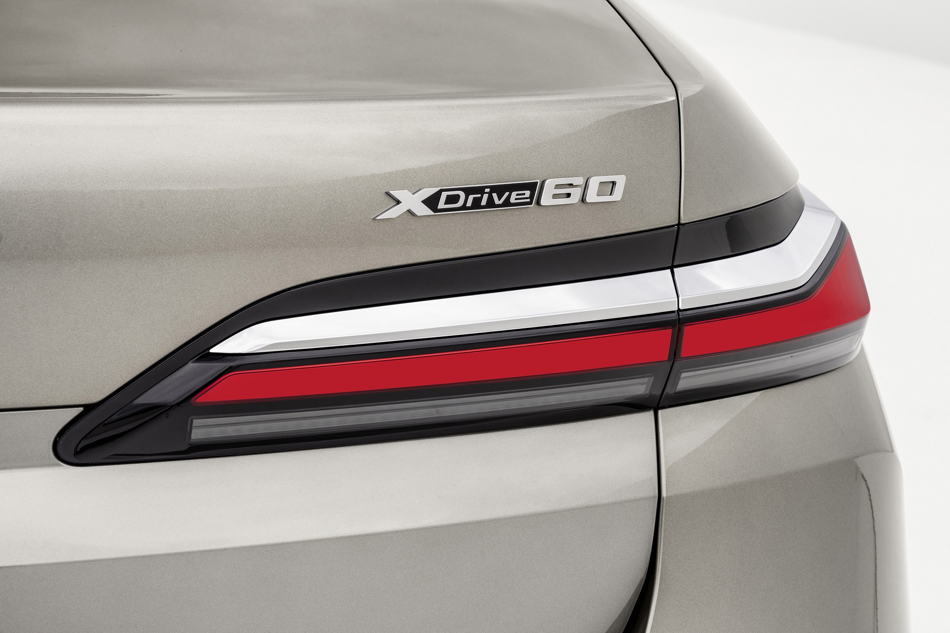 Download 2023 BMW i7 xDrive60 - Tail Light HD Wallpaper 1921x1280 #38