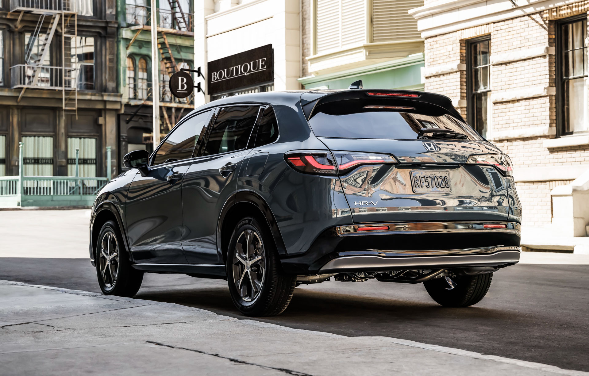 Download 2023 Honda HR-V EX-L - US version - Rear Three-Quarter HD Wallpaper 1920x1226 #28