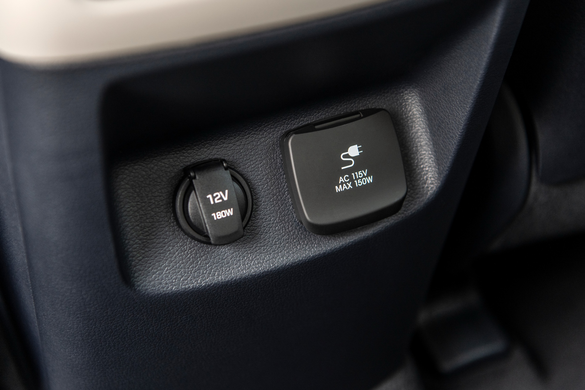 Download 2023 Hyundai Palisade - Interior, Detail HD Wallpaper 1921x1281 #54