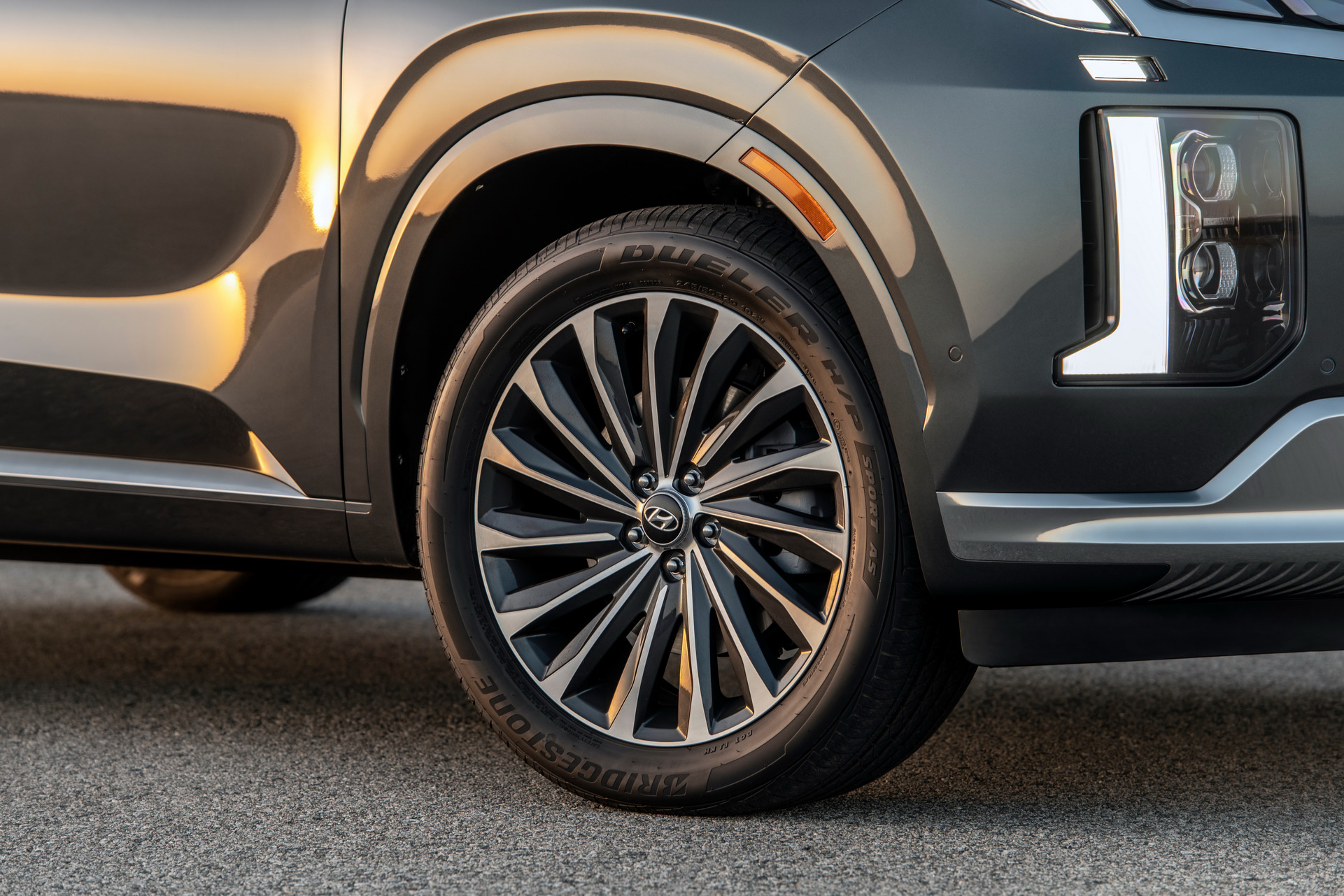 Download 2023 Hyundai Palisade - Wheel HD Wallpaper 1921x1281 #33