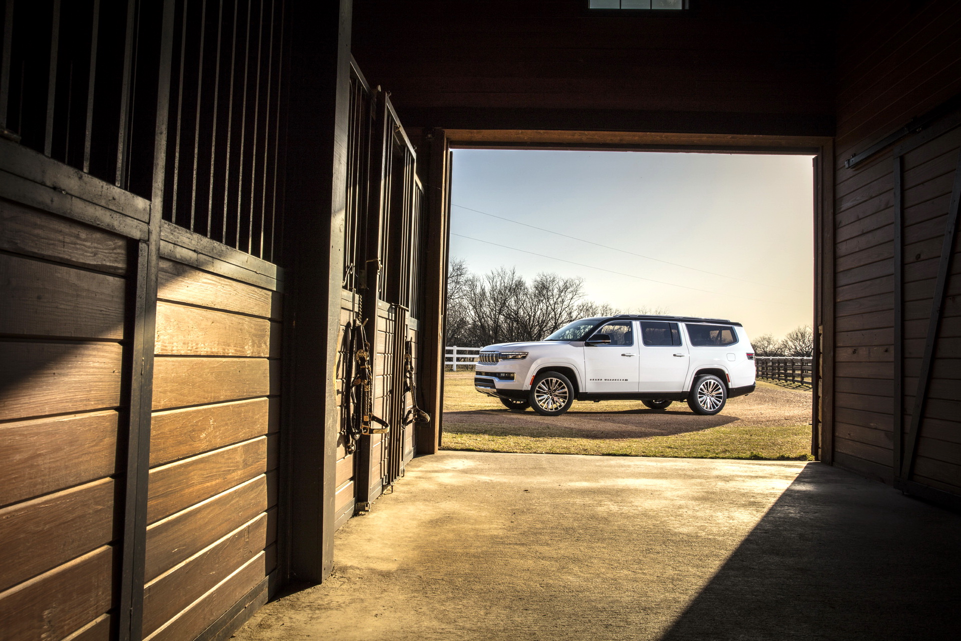 Download 2023 Jeep Grand Wagoneer L - Front Three-Quarter HD Wallpaper 1921x1281 #15