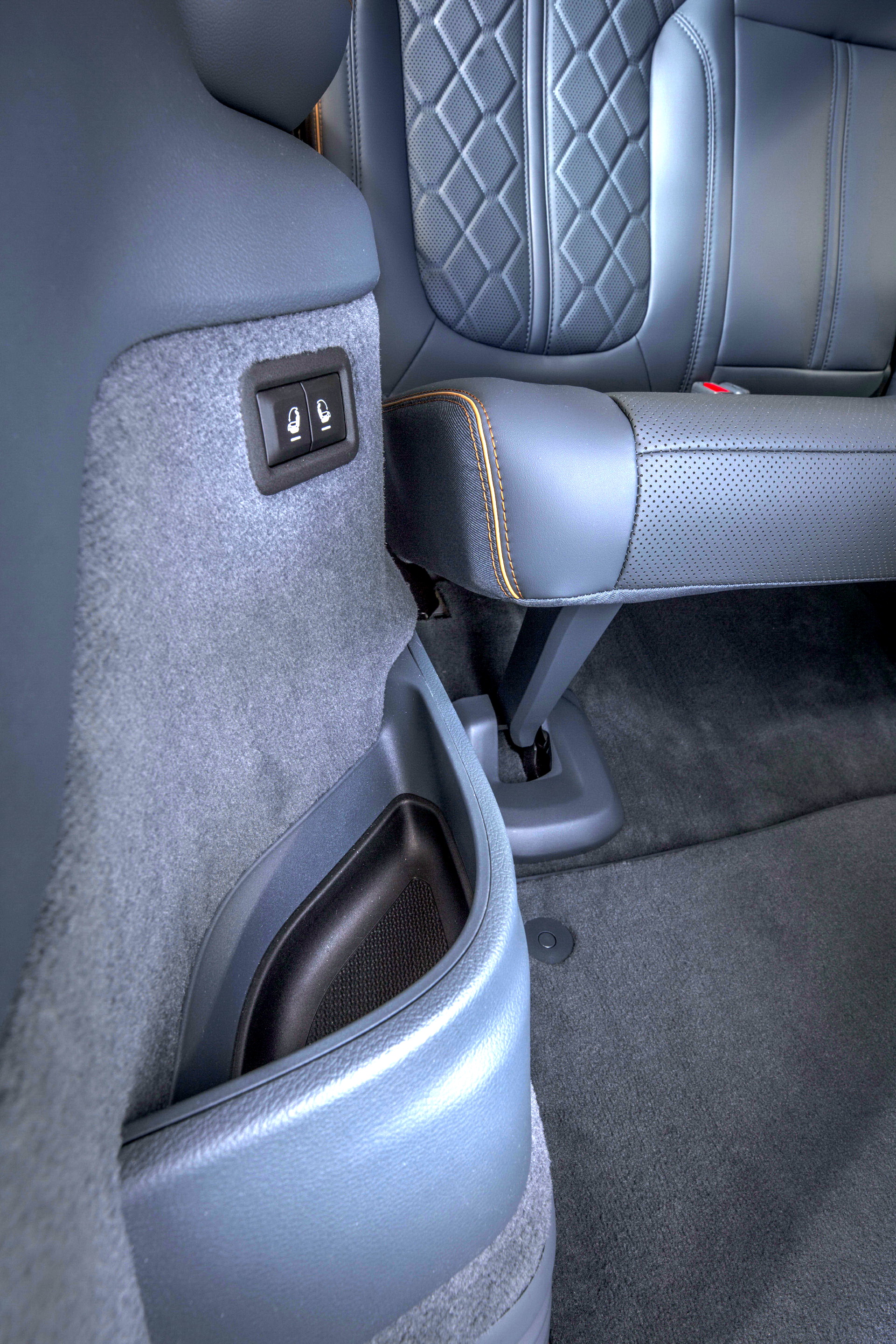 Download 2023 Jeep Grand Wagoneer L - Interior, Detail HD Phone Wallpaper 1921x2882 #72