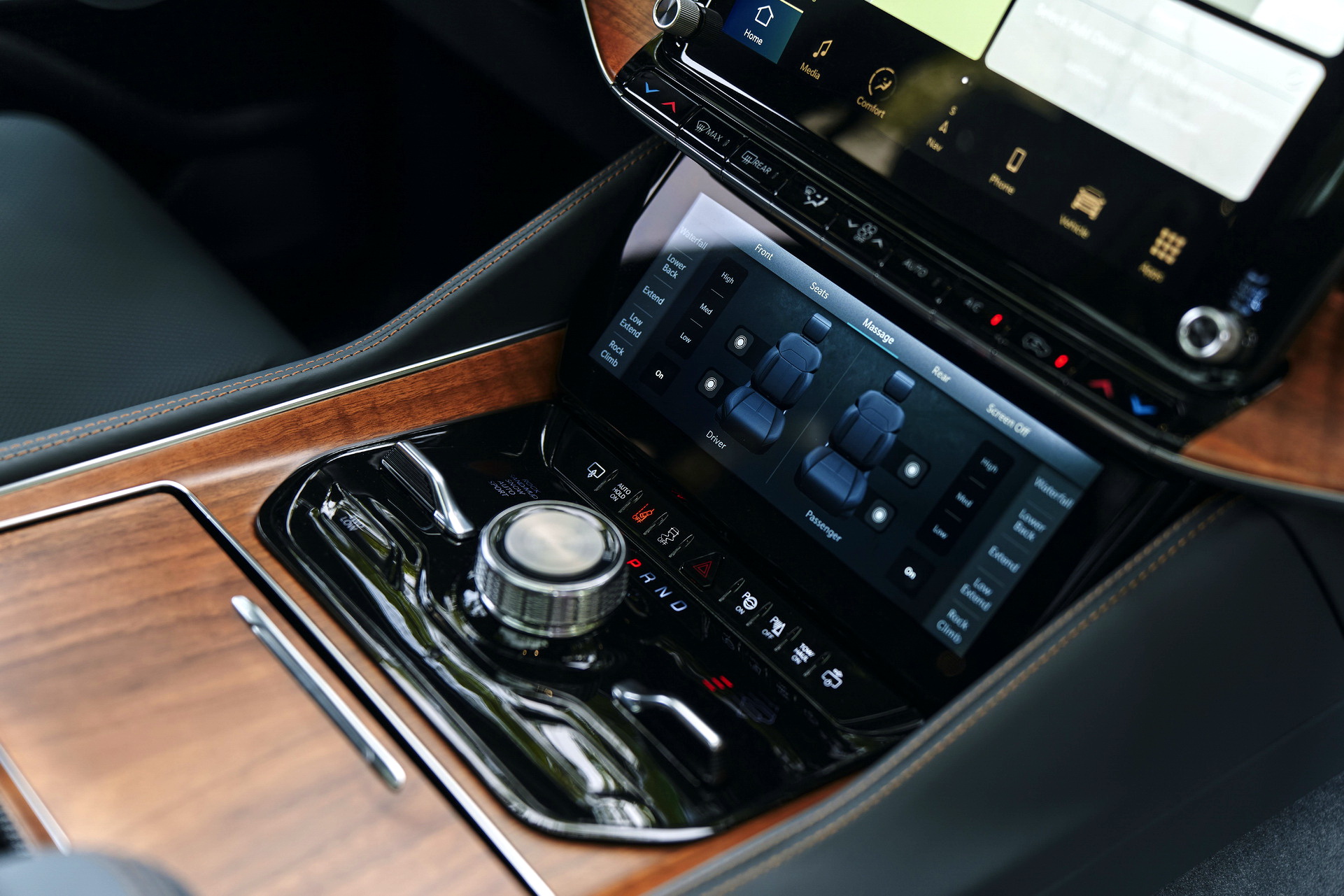 Download 2023 Jeep Grand Wagoneer L - Interior, Detail HD Wallpaper 1921x1281 #116