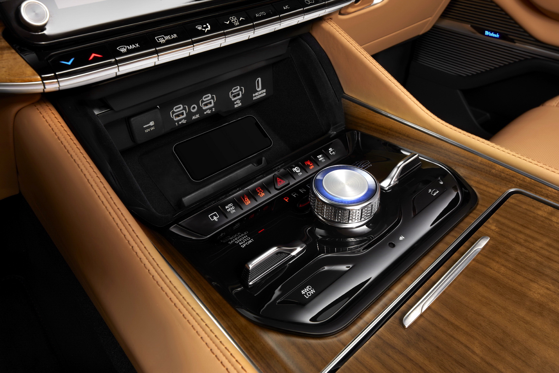 Download 2023 Jeep Grand Wagoneer L - Interior, Detail HD Wallpaper 1921x1281 #64