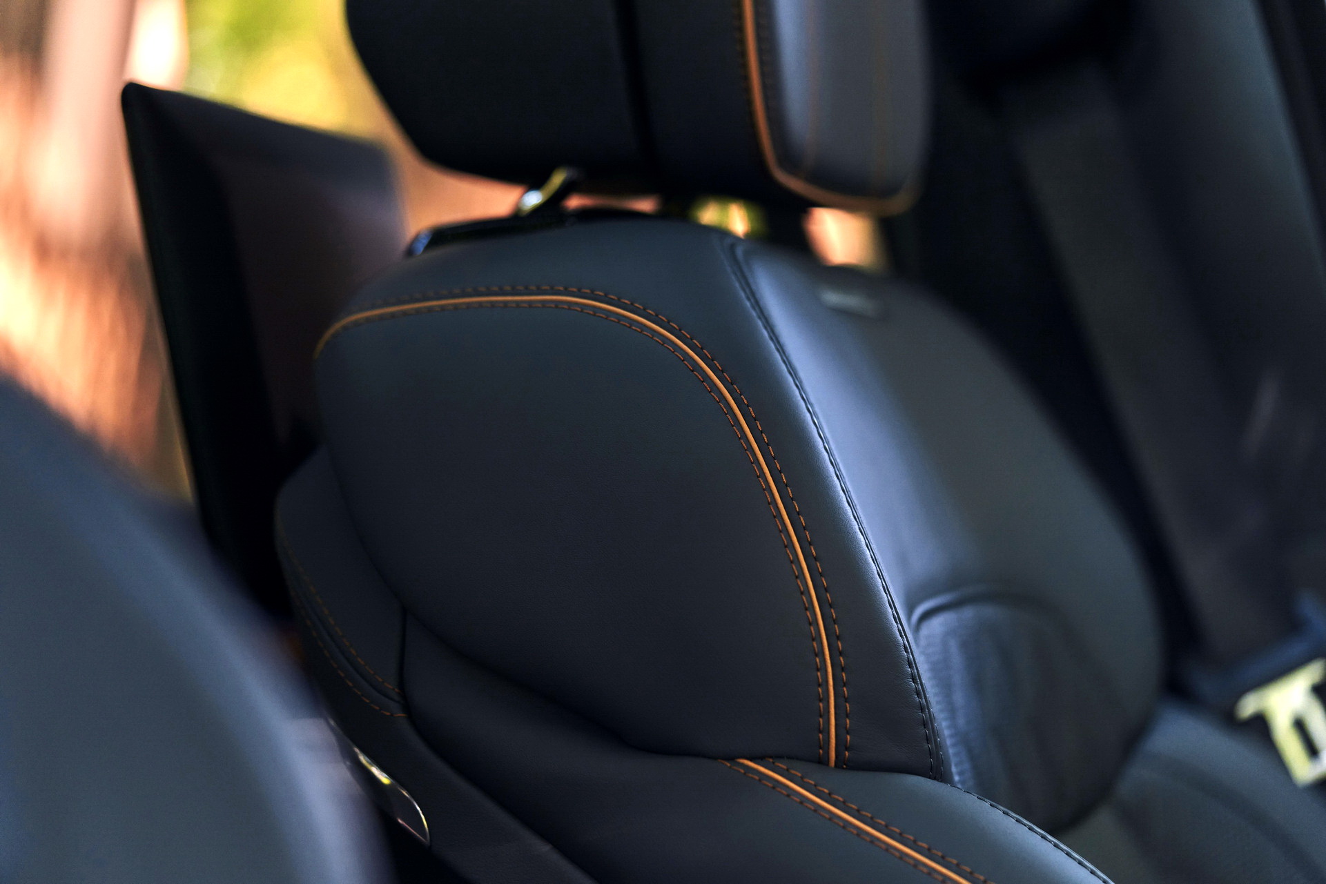 Download 2023 Jeep Grand Wagoneer L - Interior, Detail HD Wallpaper 1921x1281 #139