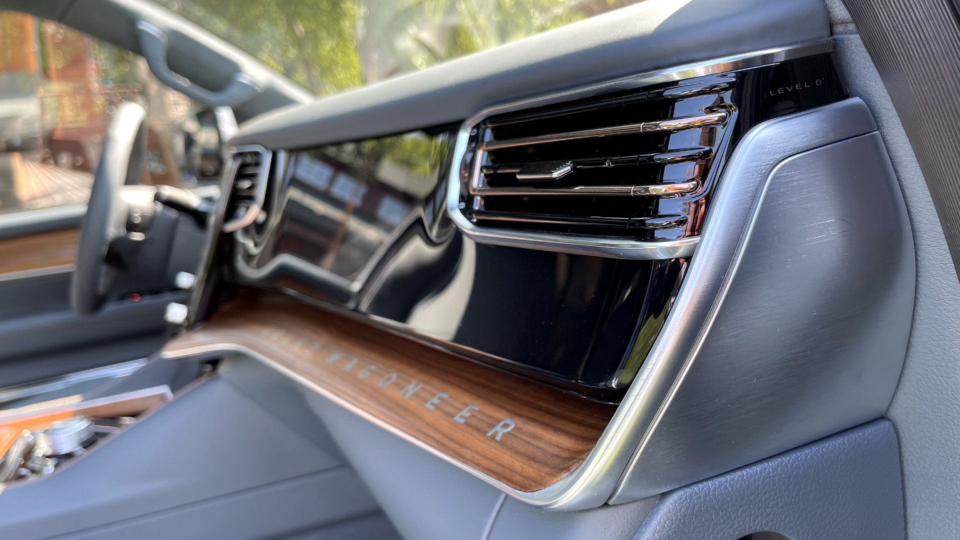 Download 2023 Jeep Grand Wagoneer L - Interior, Detail HD Wallpaper 1921x1081 #143