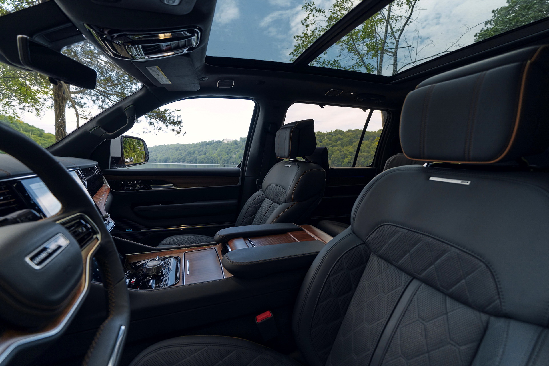 Download 2023 Jeep Grand Wagoneer L - Interior, Front Seats HD Wallpaper 1921x1281 #119