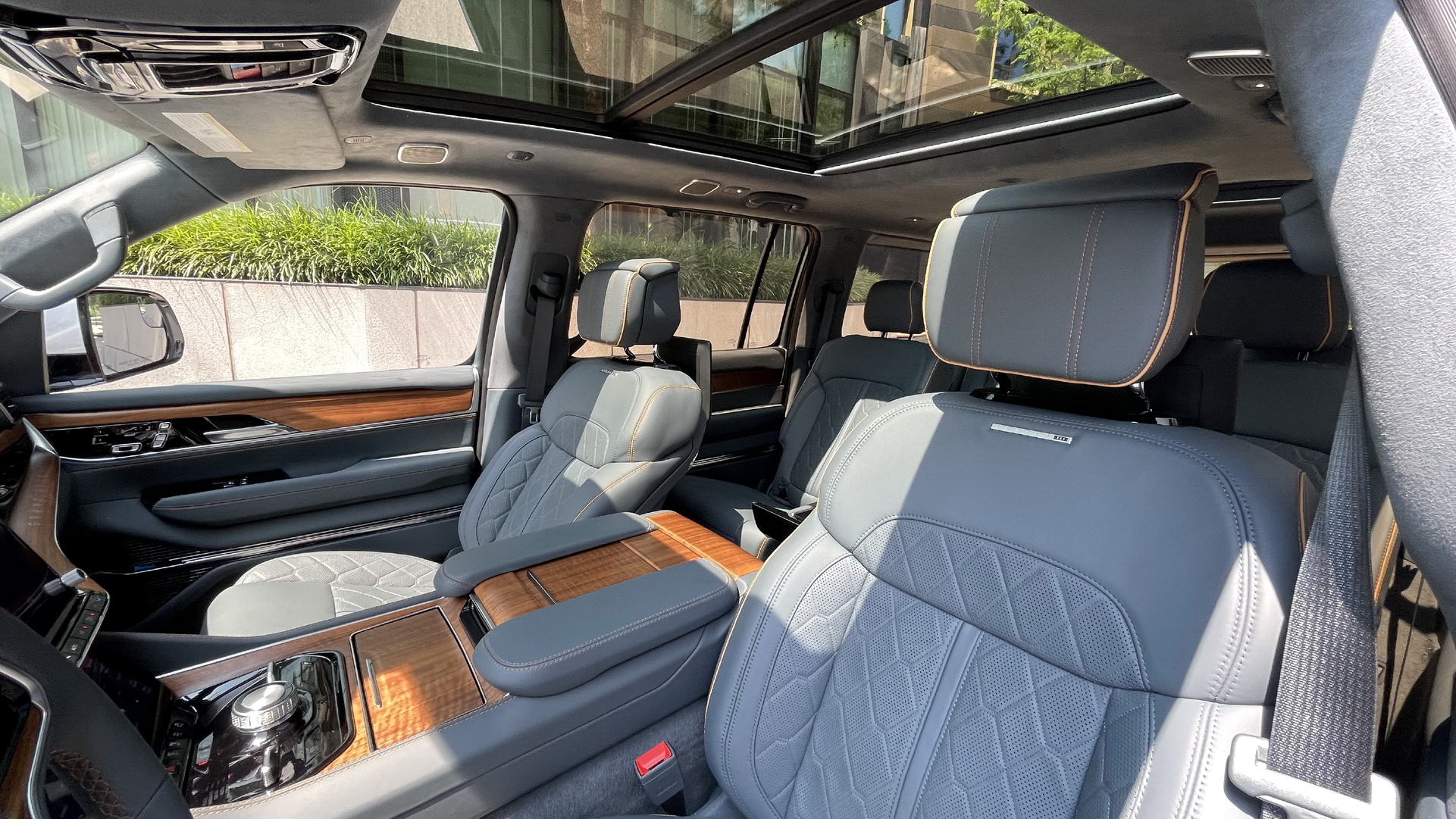Download 2023 Jeep Grand Wagoneer L - Interior, Front Seats HD Wallpaper 1921x1081 #144