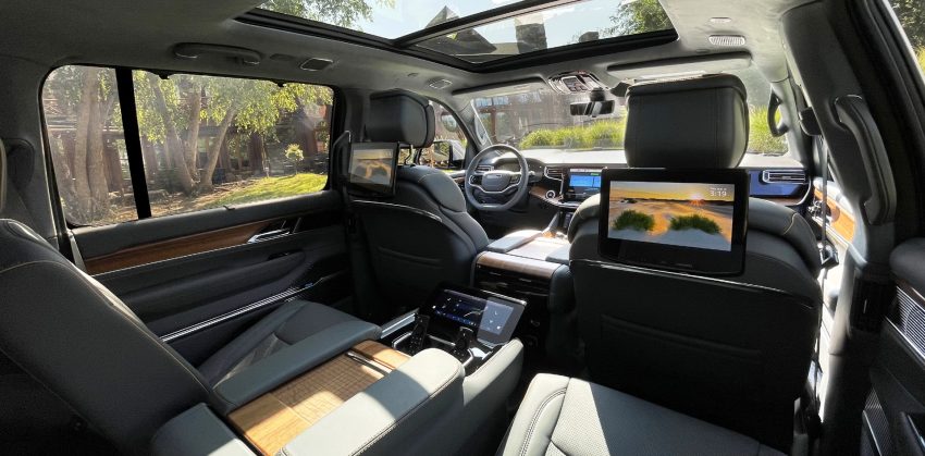 2023 Jeep Grand Wagoneer L - Rear Seat Entertainment System Wallpaper 850x419 #145