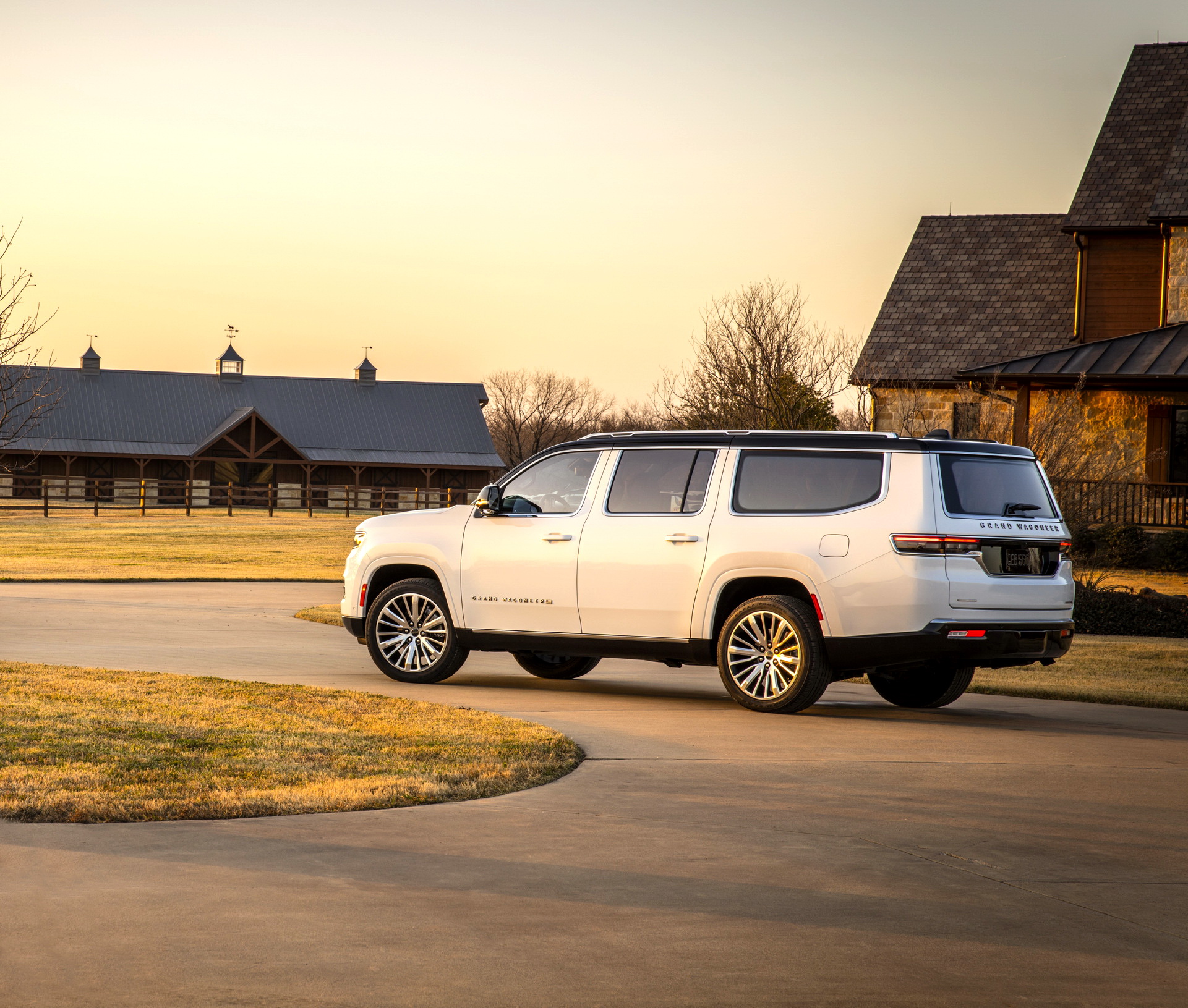 Download 2023 Jeep Grand Wagoneer L - Rear Three-Quarter HD Wallpaper 1921x1631 #9