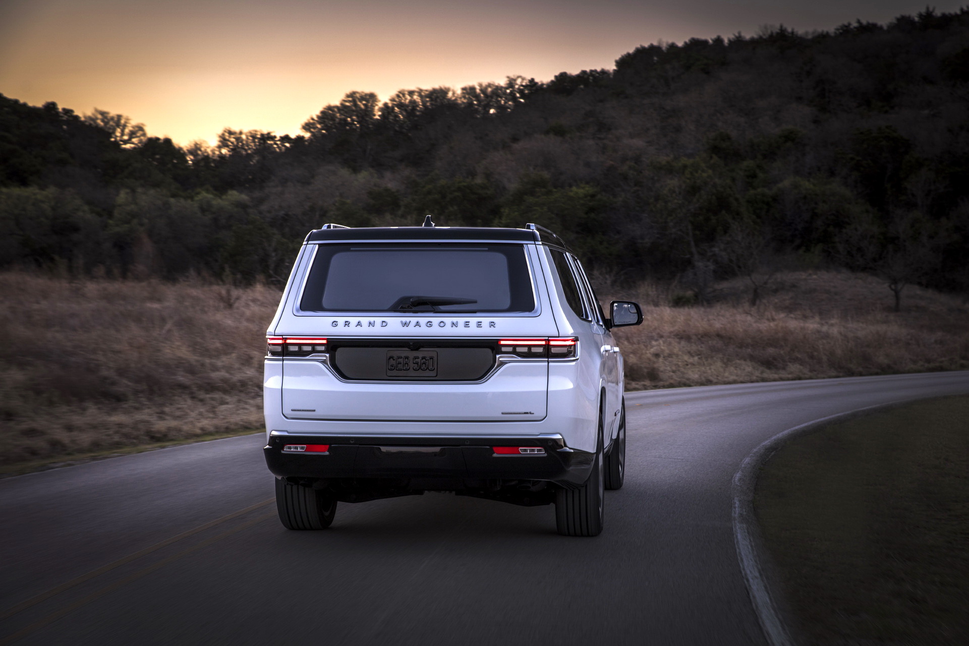 Download 2023 Jeep Grand Wagoneer L - Rear HD Wallpaper 1921x1281 #32