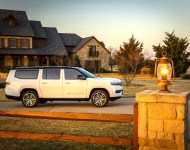 2023 Jeep Grand Wagoneer L - Side Wallpaper 190x150