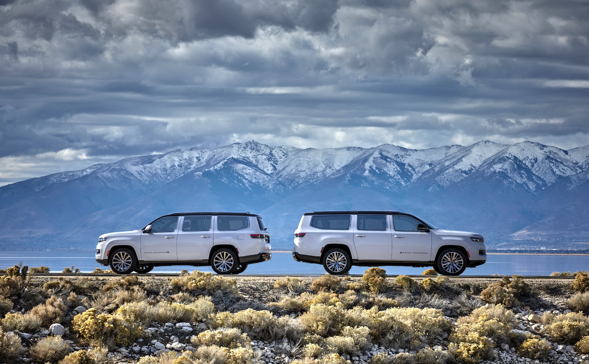 Download 2023 Jeep Grand Wagoneer L - Side HD Wallpaper 1921x1187 #13