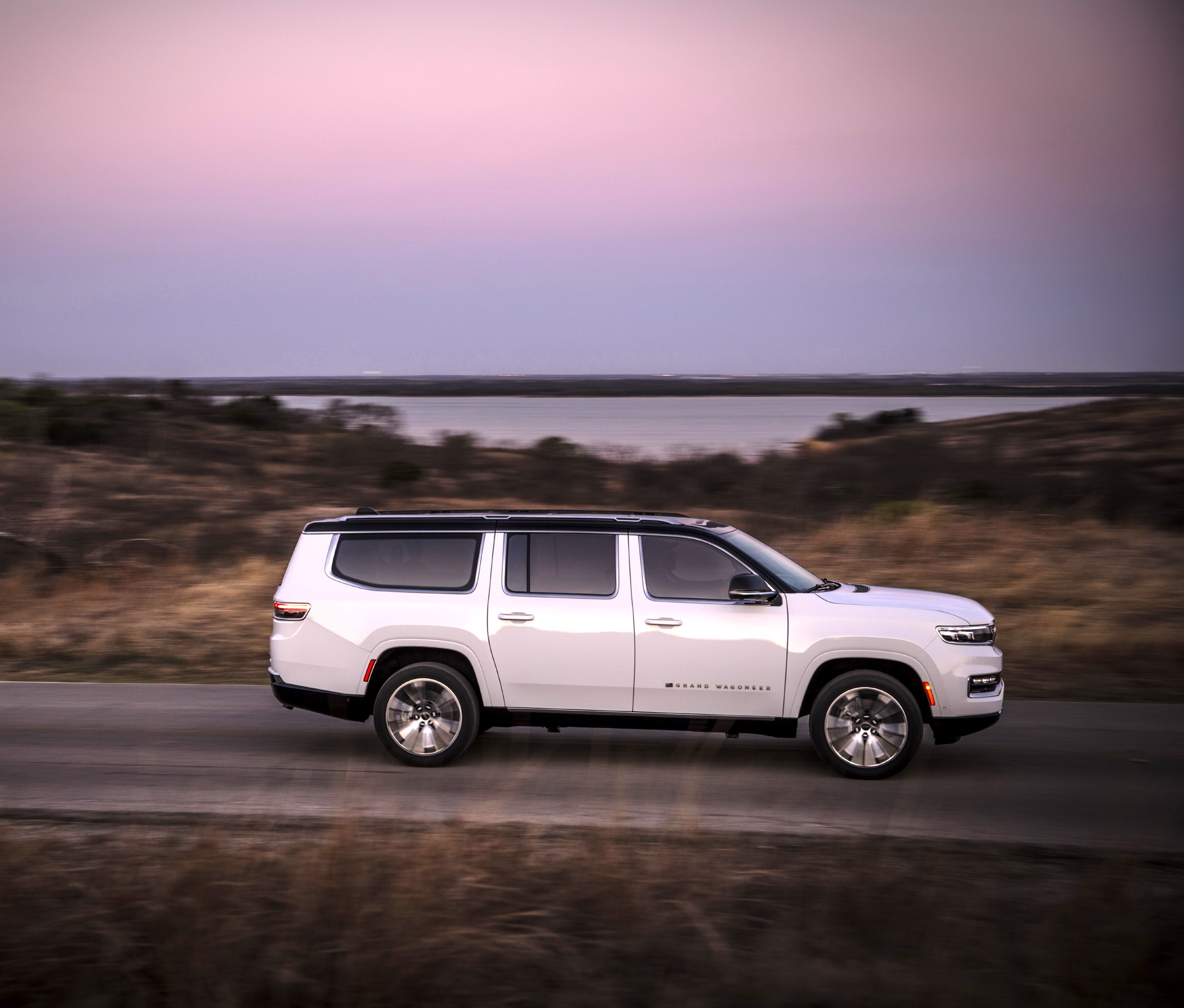 Download 2023 Jeep Grand Wagoneer L - Side HD Wallpaper 1921x1635 #33