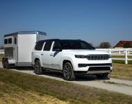 2023 Jeep Grand Wagoneer L - Towing a Trailer Wallpaper 190x150