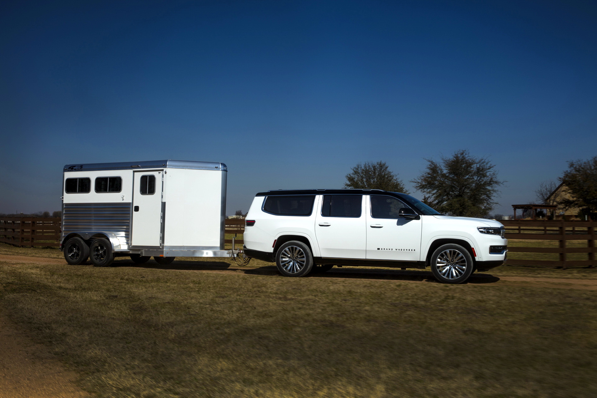 Download 2023 Jeep Grand Wagoneer L - Towing a Trailer HD Wallpaper 1921x1281 #37