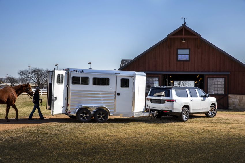 2023 Jeep Grand Wagoneer L - Towing a Trailer Wallpaper 850x567 #22