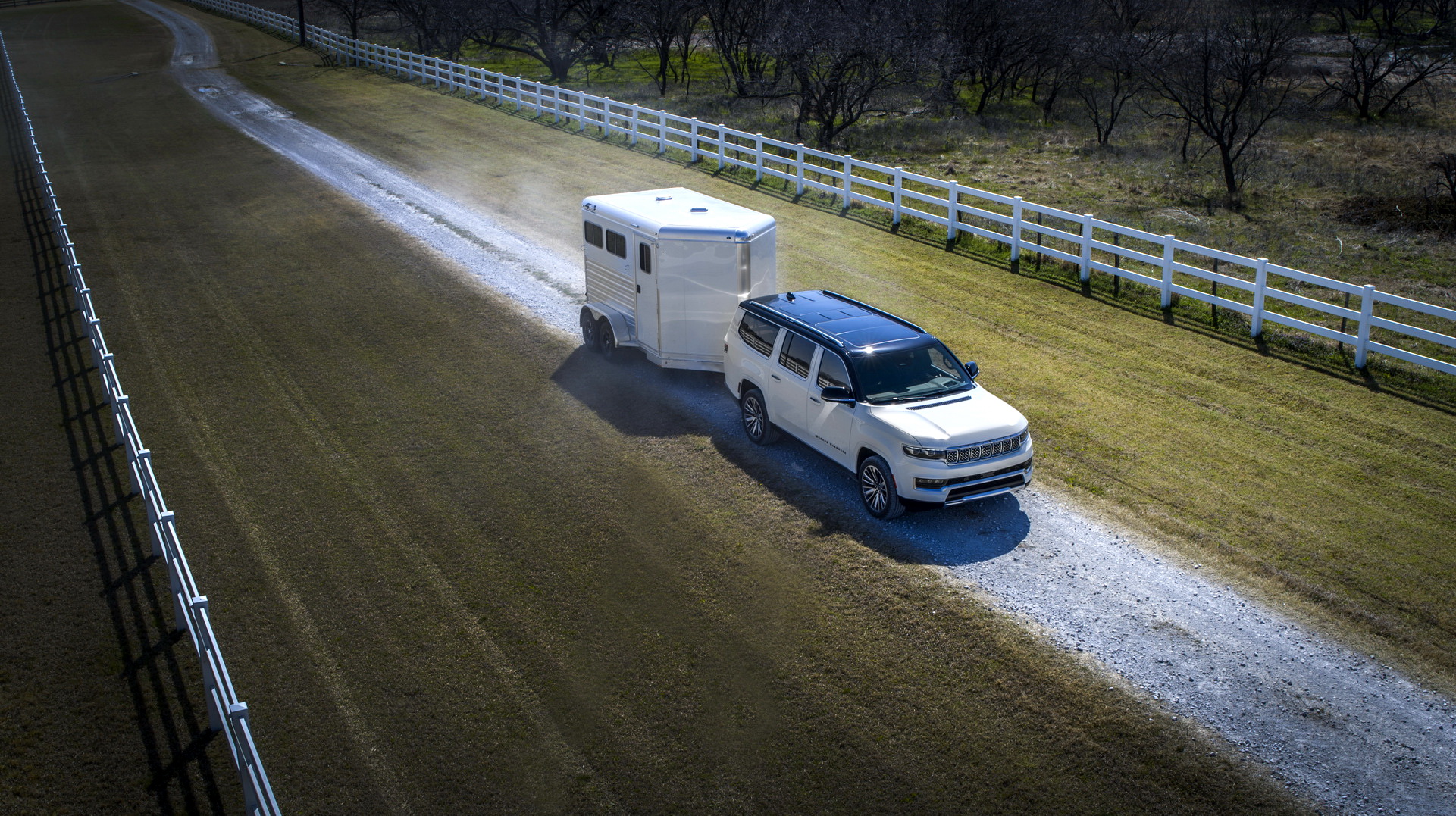 Download 2023 Jeep Grand Wagoneer L - Towing a Trailer HD Wallpaper 1921x1077 #39