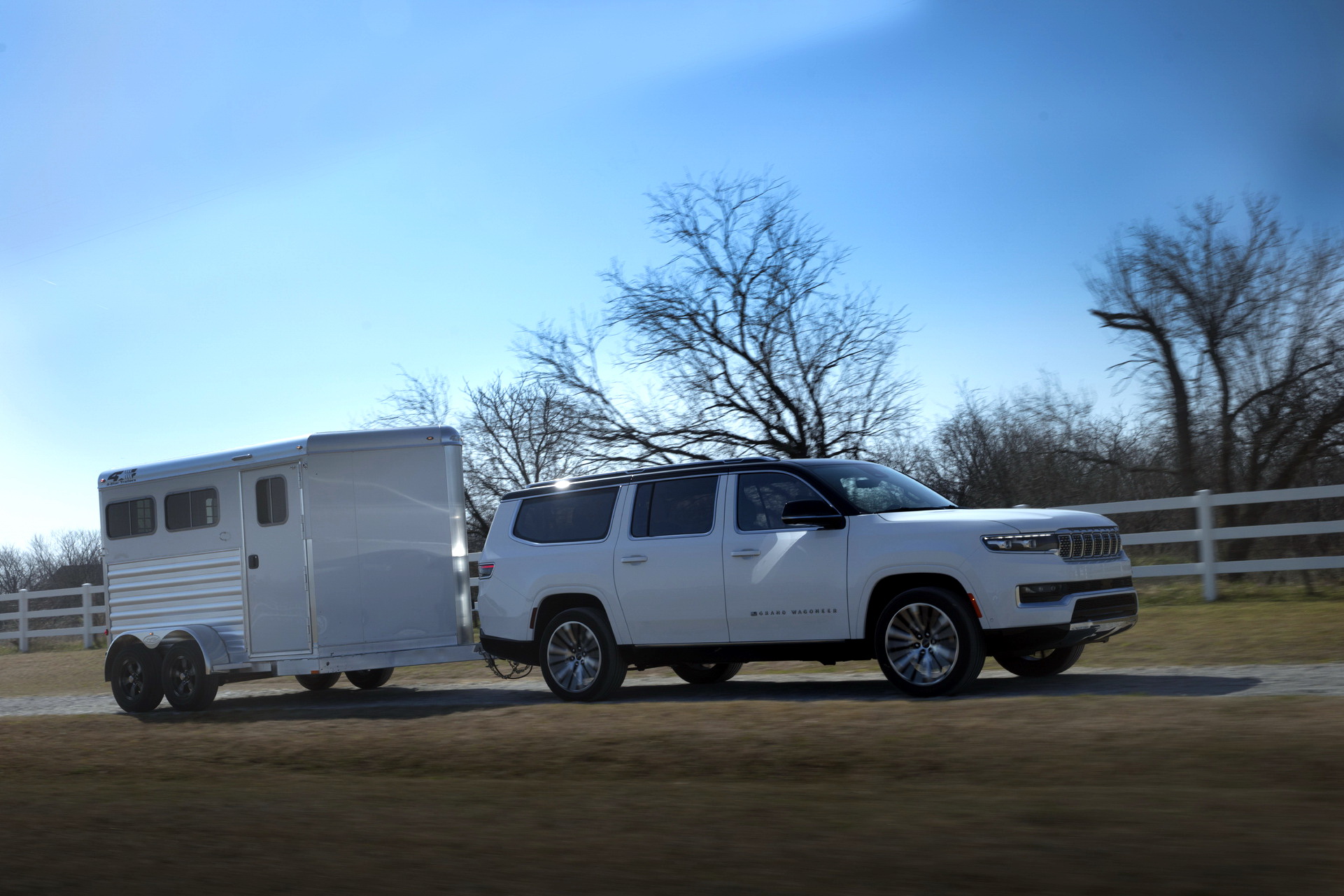 Download 2023 Jeep Grand Wagoneer L - Towing a Trailer HD Wallpaper 1921x1281 #40