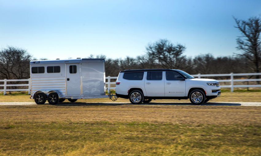 2023 Jeep Grand Wagoneer L - Towing a Trailer Wallpaper 850x511 #41