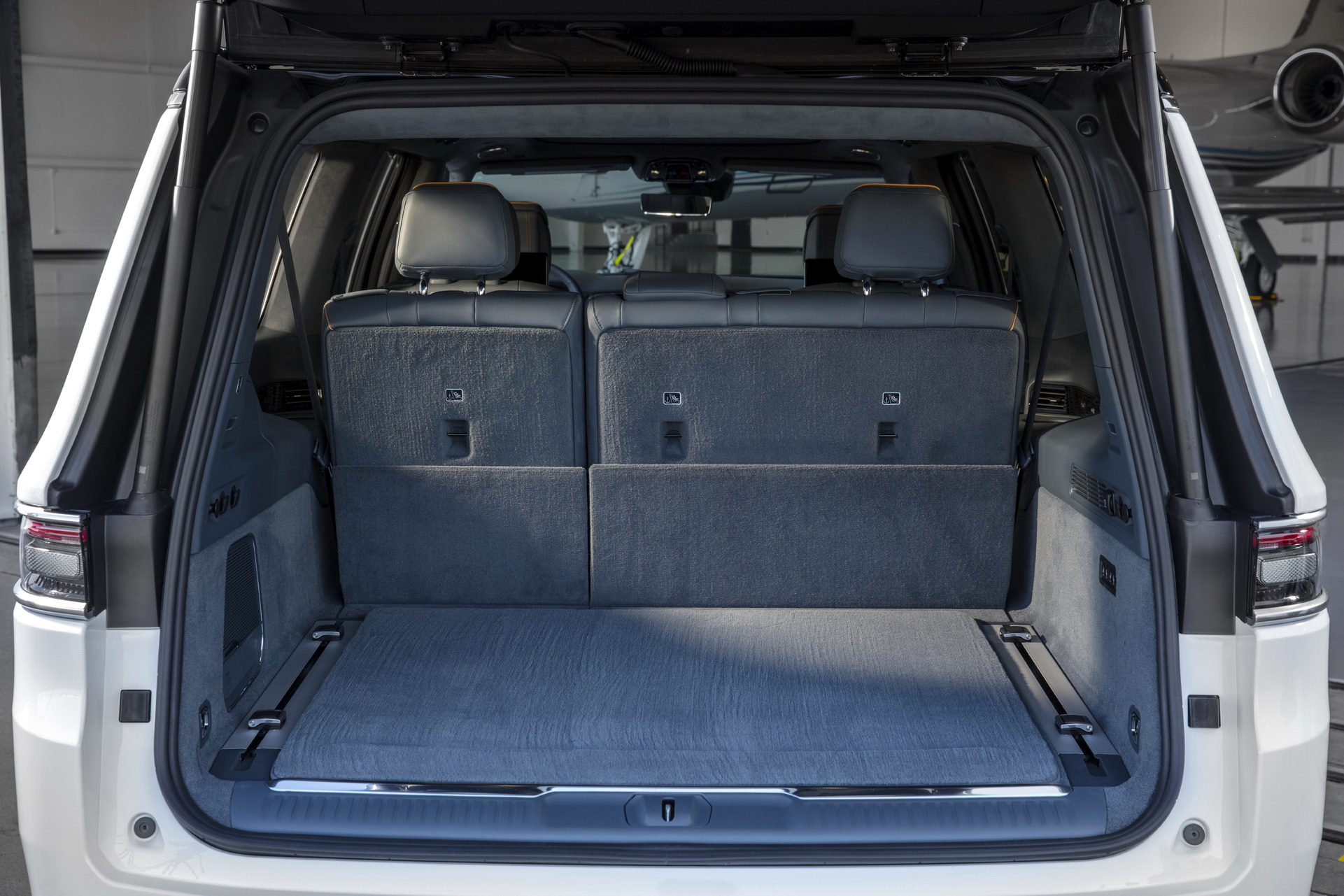 Download 2023 Jeep Grand Wagoneer L - Trunk HD Wallpaper 1921x1281 #48