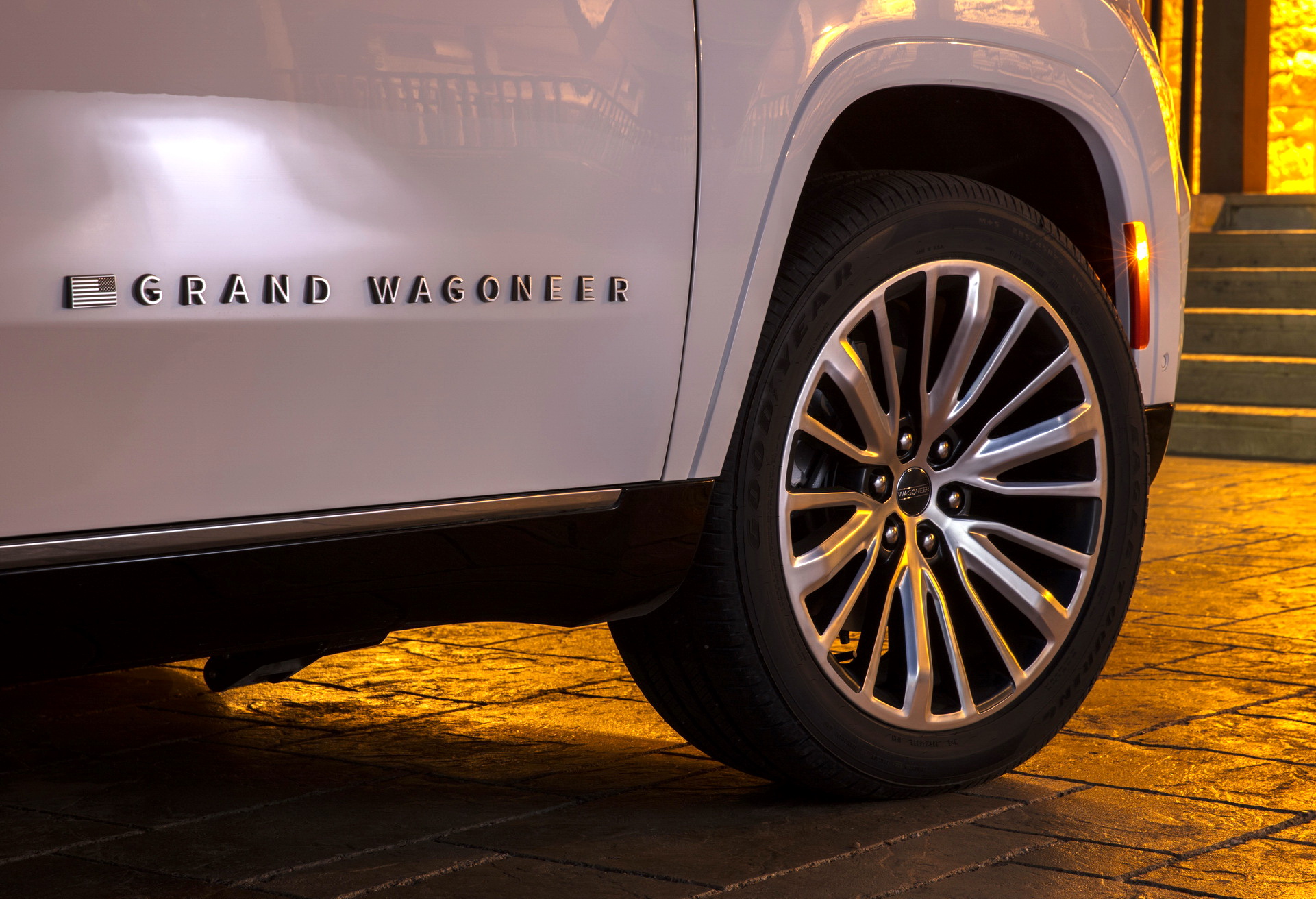 Download 2023 Jeep Grand Wagoneer L - Wheel HD Wallpaper 1921x1312 #50