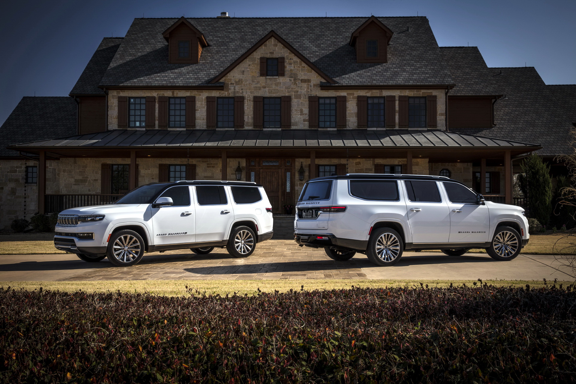 Download 2023 Jeep Grand Wagoneer L and Jeep Wagoneer L HD Wallpaper 1921x1281 #58