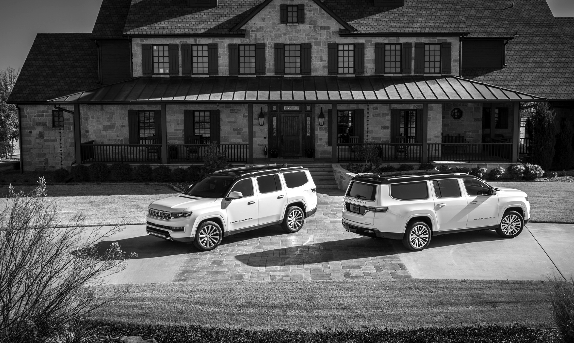 Download 2023 Jeep Grand Wagoneer L and Jeep Wagoneer L HD Wallpaper 1921x1149 #63