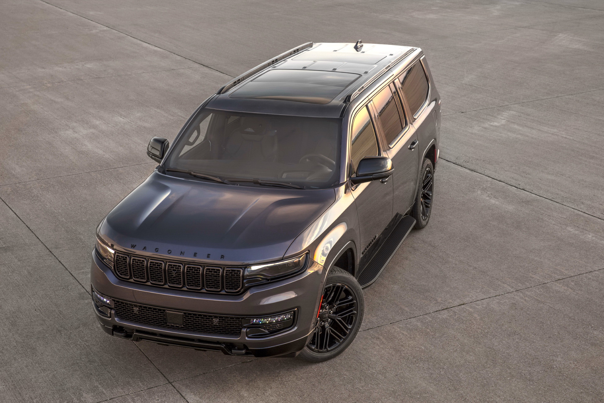 Download 2023 Jeep Wagoneer L - Front Three-Quarter HD Wallpaper 1921x1281 #1