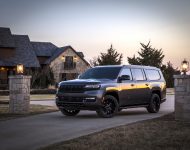 2023 Jeep Wagoneer L - Front Three-Quarter Wallpaper 190x150
