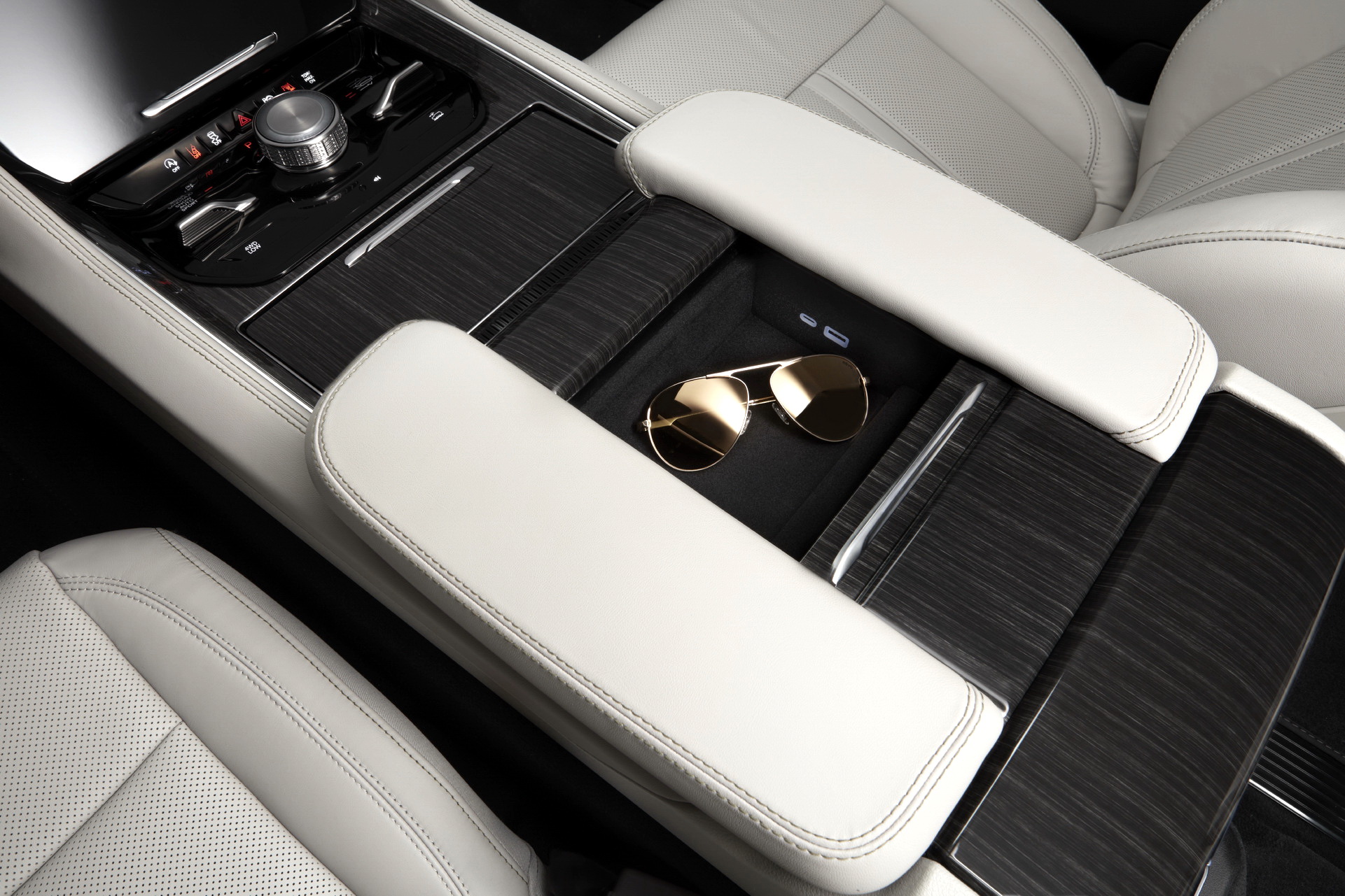 Download 2023 Jeep Wagoneer L - Interior, Detail HD Wallpaper 1921x1281 #47